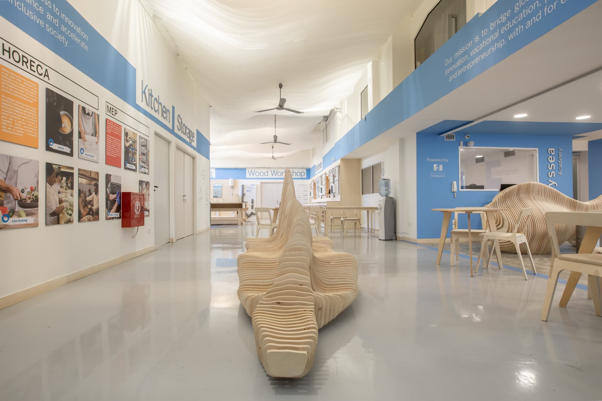 Το εσωτερικό του campus της Odyssea Academy με χώρους εργαστηρίων